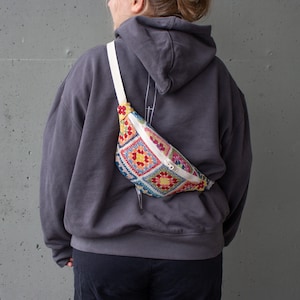Pattern &quot;Granny Squares&quot; Light Bum Bag Classic - hannisch