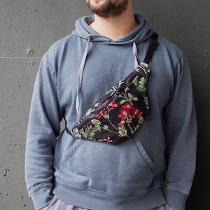 Pattern &quot;Floral&quot; Bum Bag Classic - hannisch