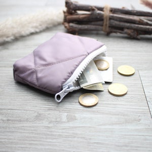 Cartera acolchada lila pastel - hannisch