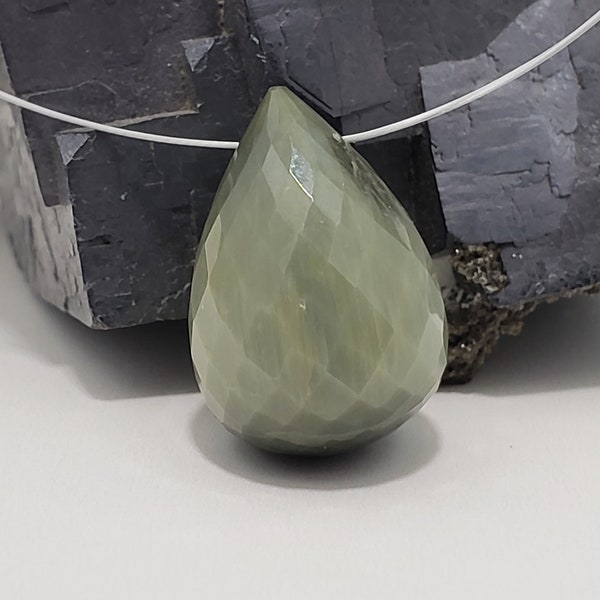 Natural 15.1ct. Green Cymophane Chrysoberyl Faceted Teardrop Gemstone Bead 17.2mm x 11.7mm Green Cats Eye Good Quality Untreated Stone