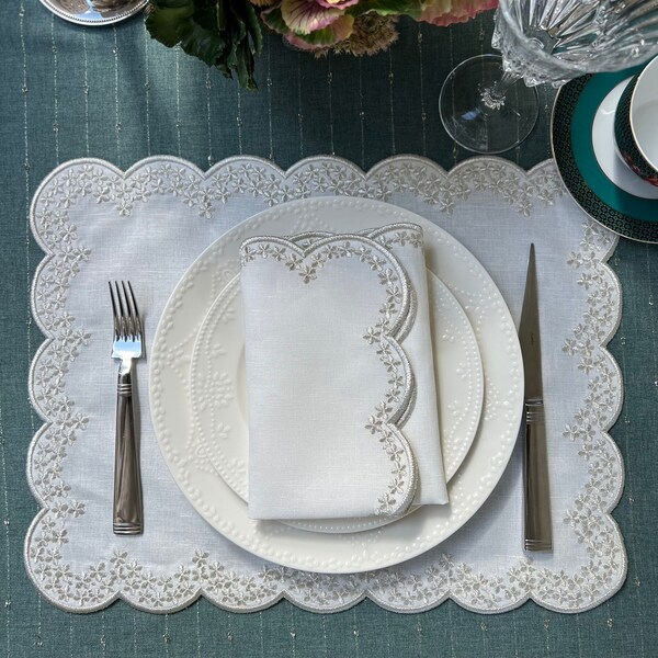 Flower Crown Pattern Placemat & Embroidered Napkin Set for Elegant Dining Tables | Table Service | 2 Placemats 2 Napkin 2 Cutlery Holders