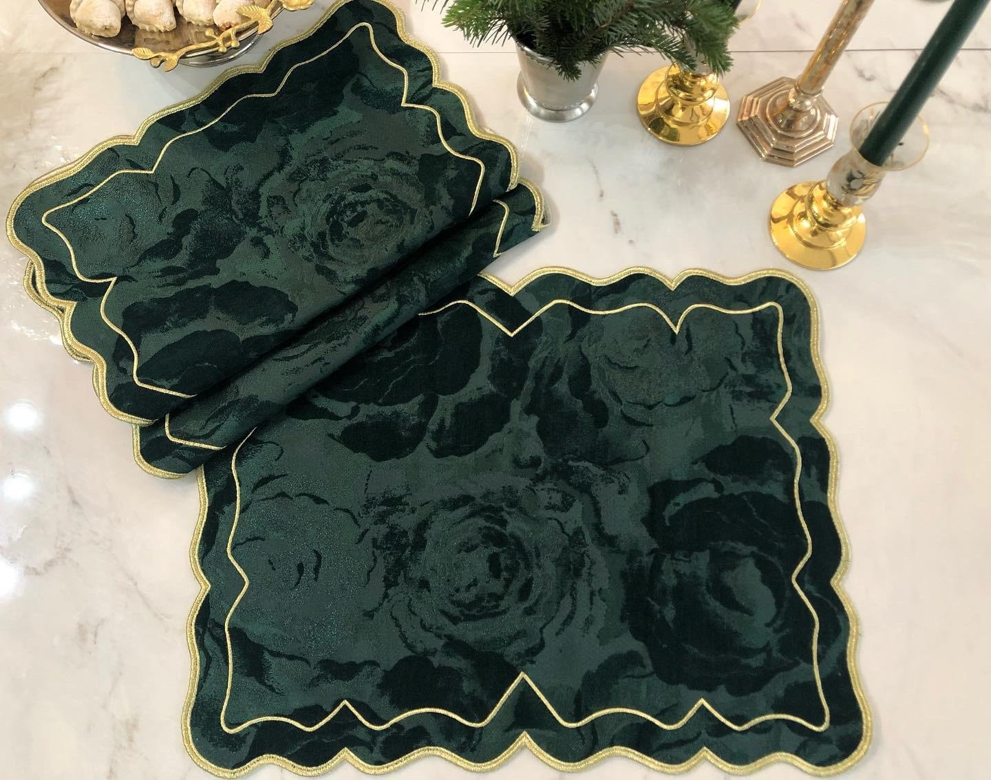 Pine Cone Embroidered Velvet Placemat & Napkin Set for Elegant Dinner