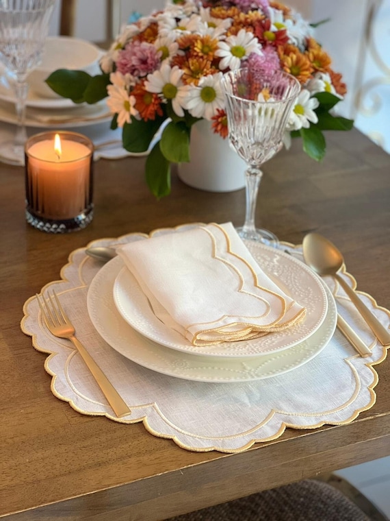 Gold Floral Pattern Placemat & Napkin Set for Elegant Dinner