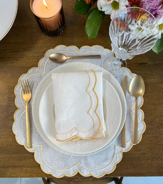 Gold Floral Pattern Placemat & Napkin Set for Elegant Dinner