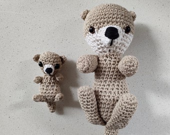 Hand Crocheted Mum and Baby Otter Set | Baby Shower Gift | Sea Otter | Crochet Otter | Pocket Otter | Otter Lover Gift