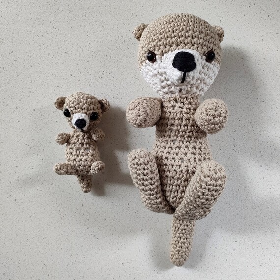 Hand Crocheted Mum and Baby Otter Set | Baby Shower Gift | Sea Otter | Crochet Otter | Pocket Otter | Otter Lover Gift