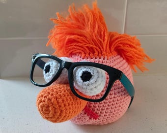 Hand Crocheted Beaker Muppet Glasses Holder - 1 in Stock, Cute Eyeglass Stand, Kids Desk Organizer, Fun Gift for Kids