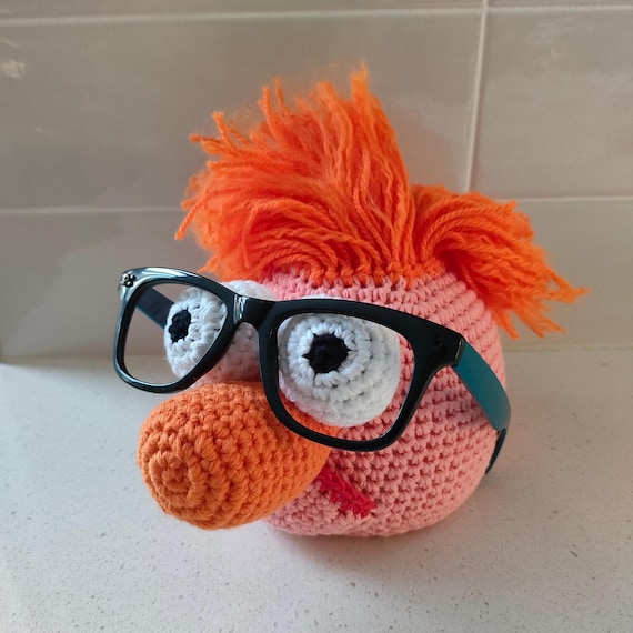 Hand Crocheted Beaker Muppet Glasses Holder - 1 in Stock, Cute Eyeglass Stand, Kids Desk Organizer, Fun Gift for Kids