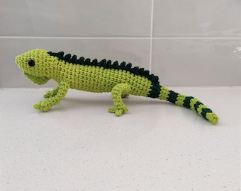 Hand Crocheted Lizzy the  Lizard  | Lizard Lover Gift | Sensory Toys Adult | Desk Toy | Lizard Toy For Teens | Articulated  Dragon