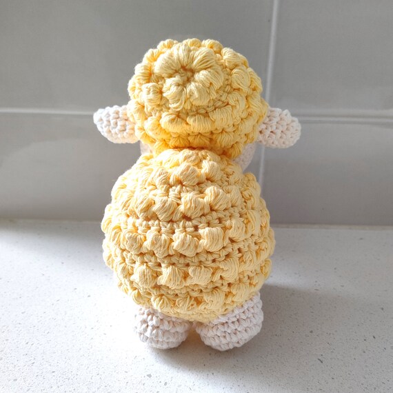 手編みのひつじのショーンのおもちゃ：オーガニックコットン、黄色の