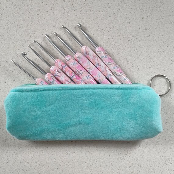 8 Piece Floral Crochet Hook Set Incl Case | Accessories Kit | Gift For Crocheter | Crocheting Tools