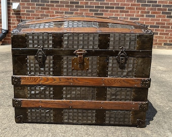 140 Reduced 100 dollars Trunk No. 140 Metal coverage with dome top