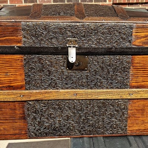 Jumbo Vintage Steamer Trunk, Second Use Building Materials and Salvage