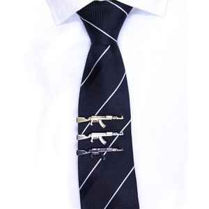 Personalisierte Krawattenstange mit Namen, AK47 Gewehr Krawattenklammer. Geschenke für veteranen, punk silber krawattenklammern, armee krawattenklammern, armee krawattenklammern
