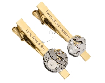 Pinza de corbata mecánica dorada: diseño de movimiento de reloj inspirado en el steampunk, accesorio para hombre hecho a mano, pinza de corbata con nombre personalizado, accesorios de boda