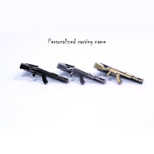 AK47 Gewehr Krawatte Clip. Personalisierte Name Krawatte Clip, Geschenk für Veteranen, Gewehr Clip, benutzerdefinierte Namen Krawatte Clip, militärische Krawatte Clip