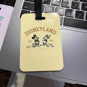 Disneyland California-bagagelabel | Mickey-cadeau | cadeau voor reiziger | vluchtaccessoire | Minniemous | houten kofferlabel | leuk cadeau