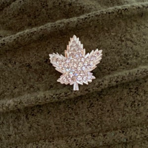 Signierte Keyes Maple Leaf Strass Brosche, Vintage Pin