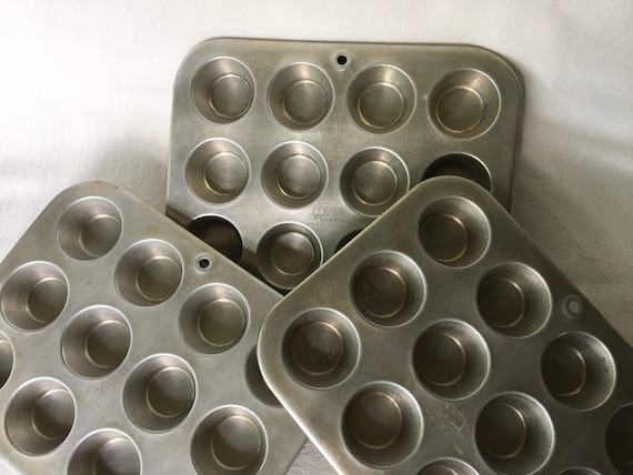 Vintage Comet Aluminum Mini Muffin Pan/ Comet Mini Muffin Baking