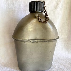 1943 WWII Canteen, Water Canteen, R Meeker, Vintage