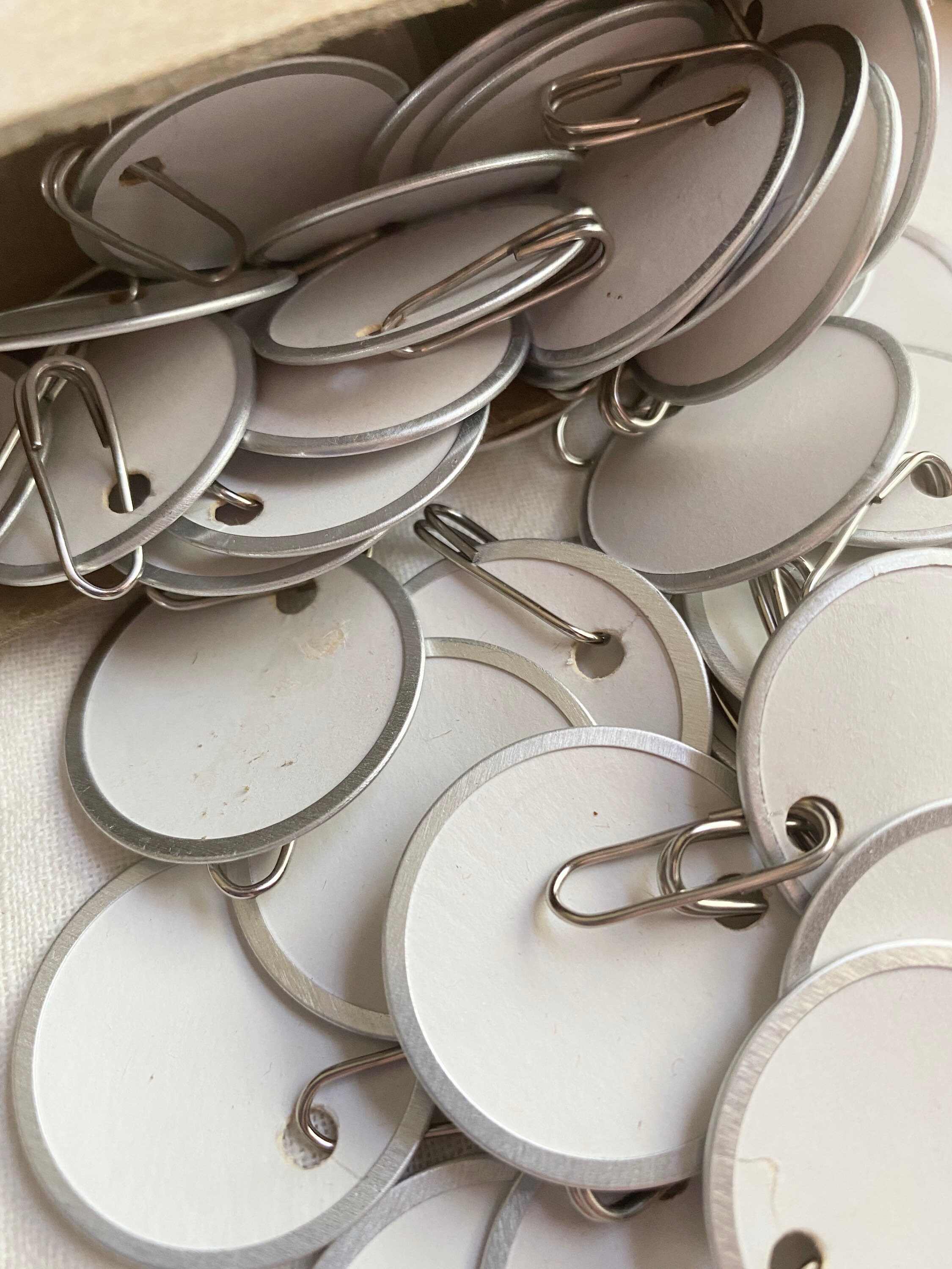 50 Pack 2.25 Metal Rim Key Tags With Strings White Round