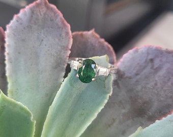 Tsavorite & Diamond Vintage Ring