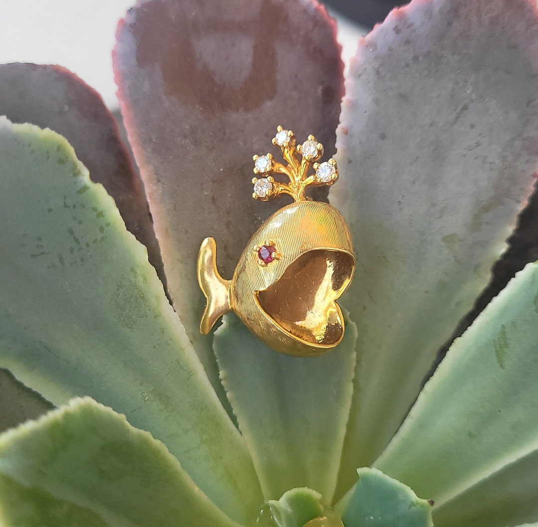 Whale Gold Brooch - Etsy