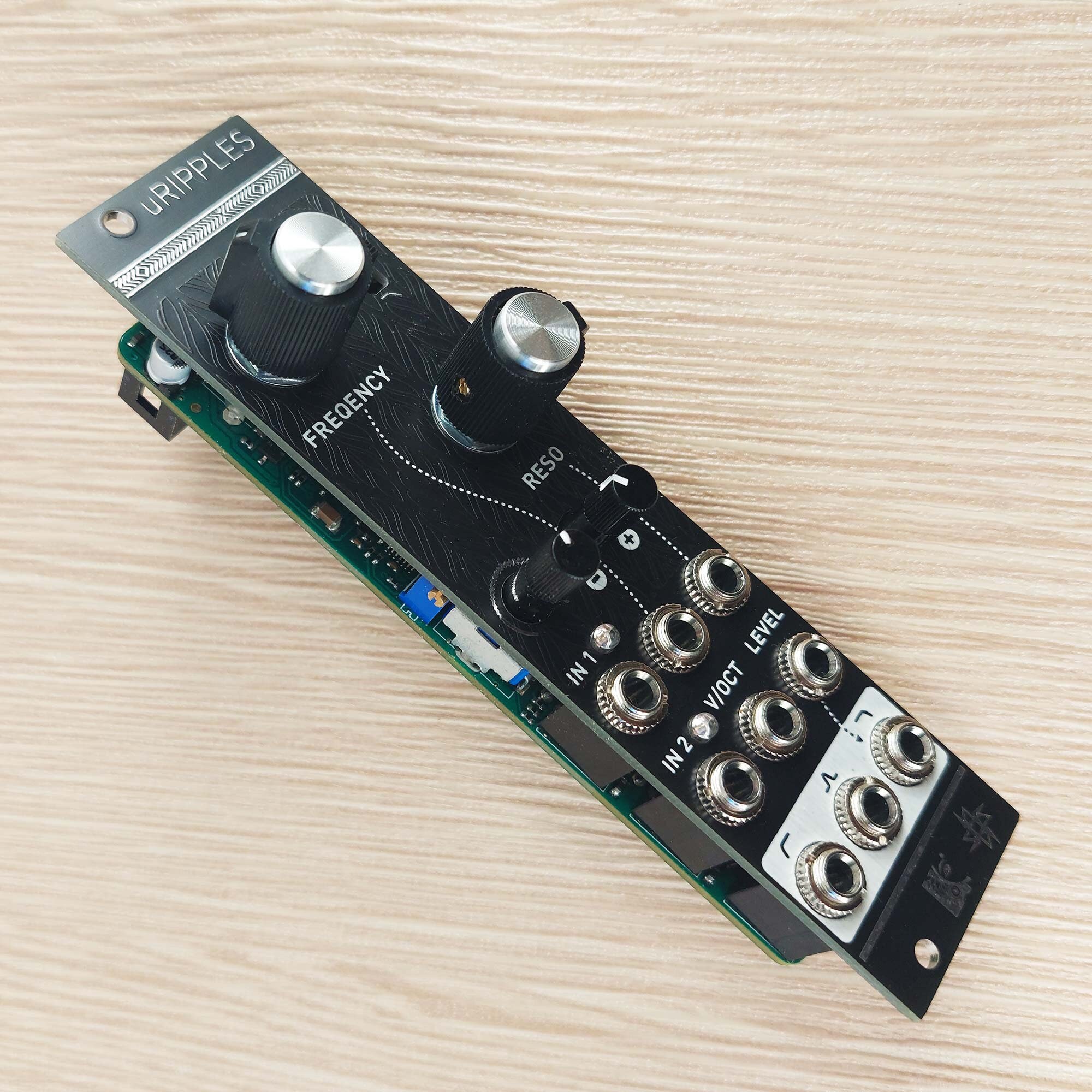 Uripples 6hp / Mutable Instruments Ripples V2 6hp Variant