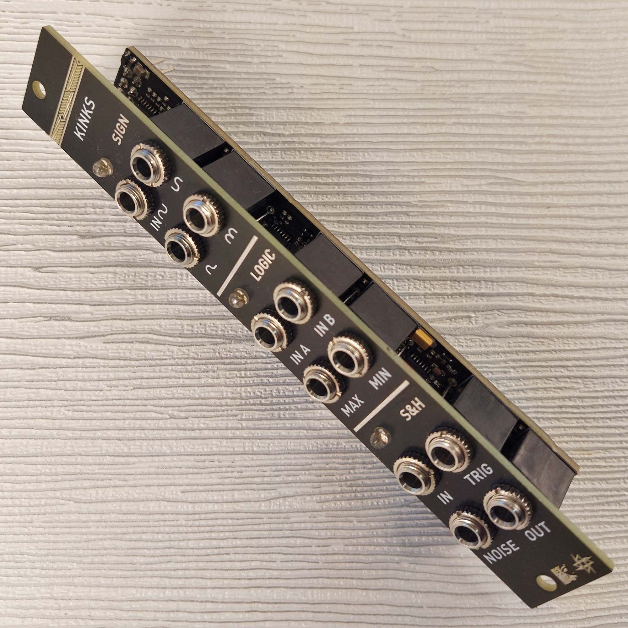 Kinks (mutable Instruments Clone) / Eurorack Modules / Sylph