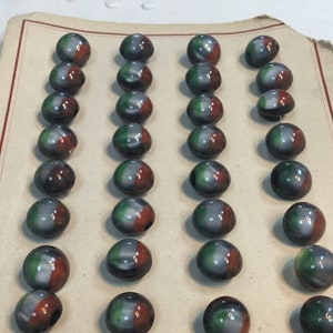 36 Antique Czechoslovakian Round Glass Buttons / Boutons en verre 1920/30, 1.2cm