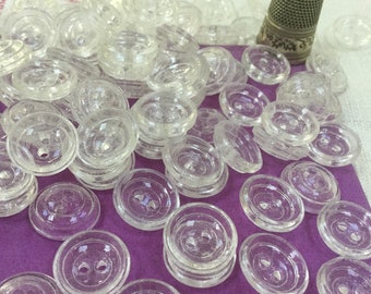20 Boutons en verre transparent,  anciens, 1cm40. 20 vintage Clear Glass Buttons. 35/64in.