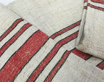 Sac à grains en chanvre et coton, rouge et noir. Tissu en chanvre. Vintage European hemp grain / feed sack. Pillow case. Grain sack fabric.
