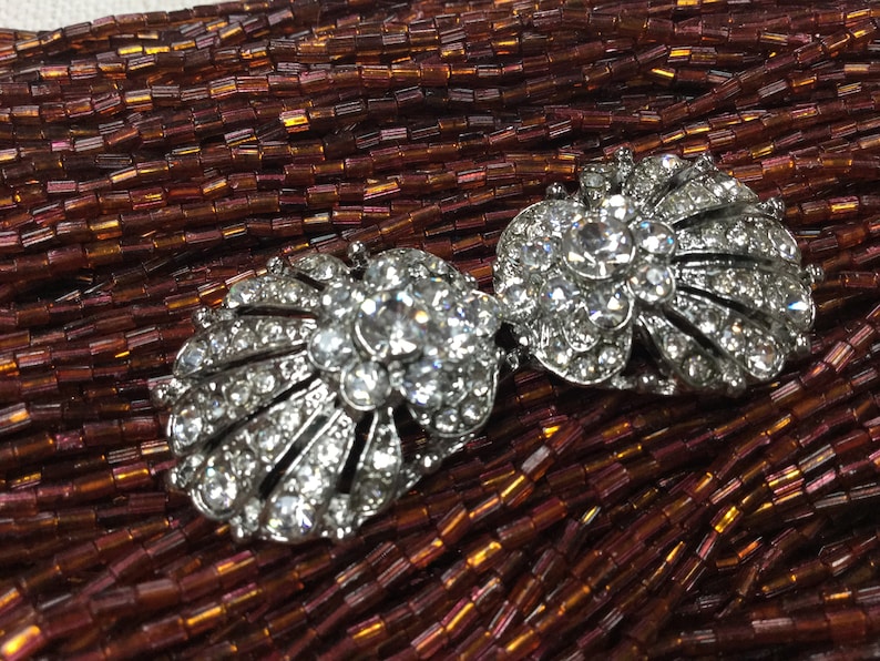 Boucles de ceinture, argentée avec des strass en verre effet diamants, style début 20ème s. Antique style diamante buckle. image 9