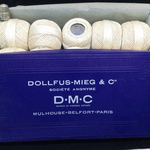 Boite de 10 pelotes cordonnet DMC écru n 30, mercerie ancienne. Boite d'origine. 1950s, fil à crocheter cordonnet spécial. Crochet, dentelle image 1