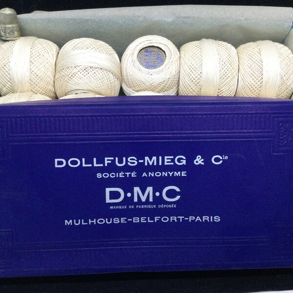 Box of 10 balls of DMC ecru cord n 30, old haberdashery. Original box. 1950s, special corded crochet thread. Crochet, lace