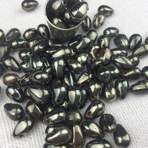 10 Tears / Drops / Glass beads, metallic silver golden effect, 1cm. 10 Vintage Glass Pearl Teardrop Beads, 25/64in. 1940 to 1950s.