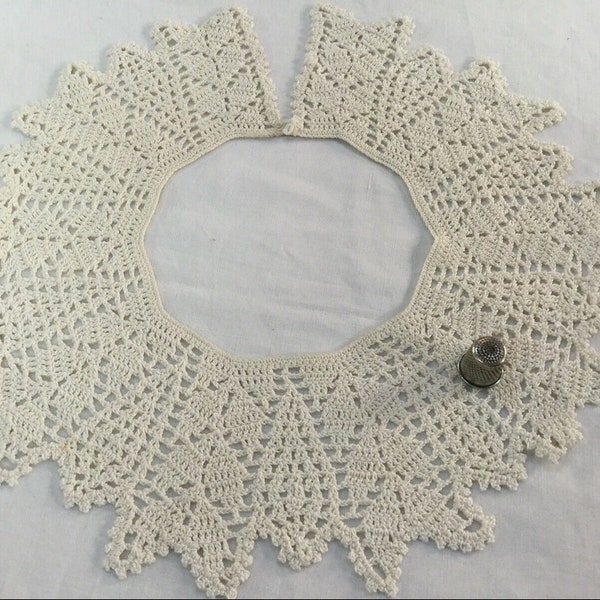 Centrino Tovaglietta All'Uncinetto Fatta A Mano 27,9 Cm - 100% Cotone Beige - Sottopiatto Rotondo Per Decorazione Tavola - 2