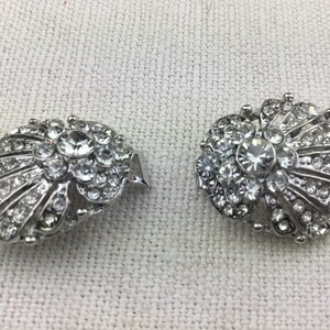 Boucles de ceinture, argentée avec des strass en verre effet diamants, style début 20ème s. Antique style diamante buckle. image 5