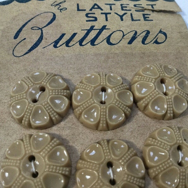 9 Boutons en verre marron "camel", en forme de fleurs, 9 Vintage Camel Glass Buttons, 40s, Floral Shape.(1.9cm)