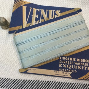 1930’s Lingerie Blue Satin Ribbon on original card, woven edge. Ruban bleu de lingerie, "Vénus"