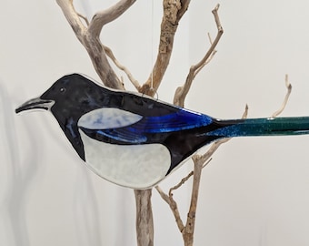 Magpie Facing Left Fused Glass Hanging, Garden Bird Lover, Sun Catcher, Woodland Bird, Gardeners Gift