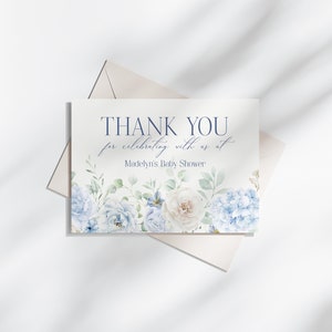 Modèle imprimable de carte de remerciement floral bleu, baby shower bleu bébé en fleurs pour le printemps Hortensias bleu clair quelque chose de bleu avant que je le fasse
