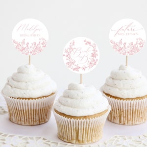 ピンクのシノワズリブライダルシャワーカップケーキトッパー印刷可能テンプレート、愛が咲き誇るパステルカラーのトワル・ド・ジュイブライダルブランチ with the Bride WP1010