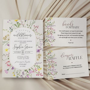 Delicate Little Wildflower babyshower uitnodigingssjabloon, boeken voor baby kaart heldere bloemen babyshower uitnodigingsset, lente zomer bloemen
