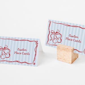 Blaue Kirsch-Kokette Bogen-Tischkarten, Retro-Kirsche auf der Oberseite Babyparty, Kirschsüße Brautparty, Hand gezeichneter Geburtstags-Party-Dekor WS1039