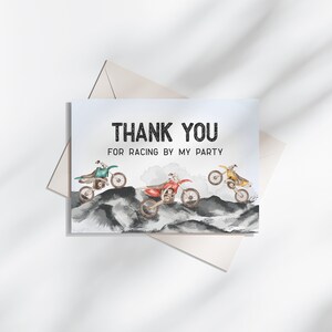 Dirt Bike Danke Karte Druckbare Vorlage, sofortiger Download Geburtstag oder Babyparty für Jungen kleiner Rennfahrer ist ein schneller, der schnell zwei schnell wächst