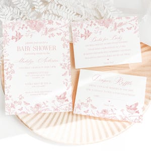 Modelo de convite para chá de bebê Pink Toile De Jouy para impressão, Wildflower Chinoiserie Baby Sprinkle Girl Floral francês Baby in Boom WP1011