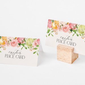 Plaatskaarten met pastelkleurige citrusvruchten voor baby- of vrijgezellenfeest of afdrukbare verjaardagssjabloon, kustverjaardagsdecor voor tropische zomerbabyshower