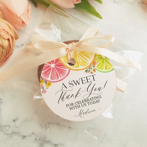 Citrus Floral Circle Favor Tags Printable Template, Coastal Birthday Decor for Summer Tropical Baby or Bridal Shower, Florida Party Decor