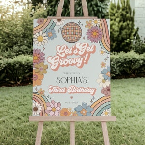 Plantilla de letrero de bienvenida de cumpleaños con diseño floral moderno, cumpleaños retro de los años 70, decoración de fiesta de quinto cumpleaños con margaritas, estilo hippie, bohemio y chica genial